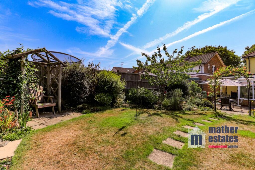 39 Sish Lane, Stevenage, SG1-15.jpg