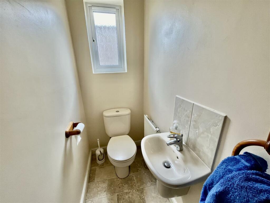 Bramleys Estate Agents - Maple Fold - Elland (21).