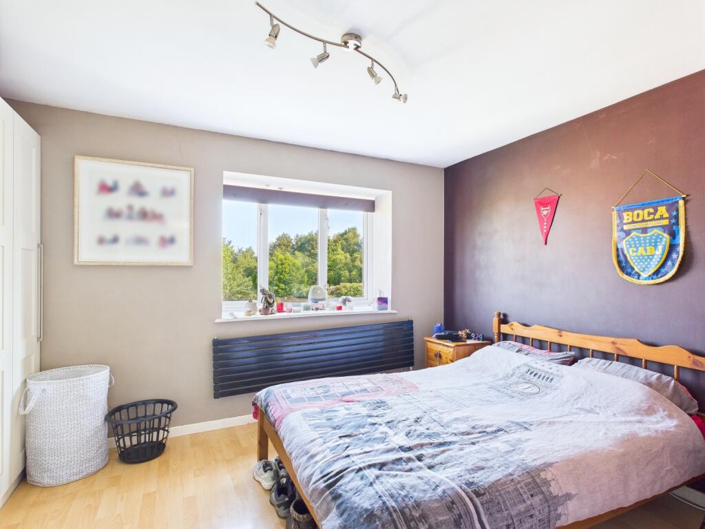 CAM01338G0-PR0129-STILL005