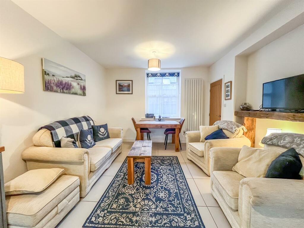Open Plan Living Room &amp; Kitchen