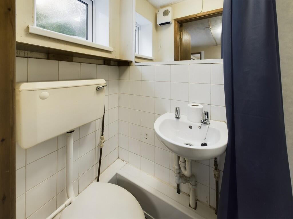 CAM03974G0-PR0102...