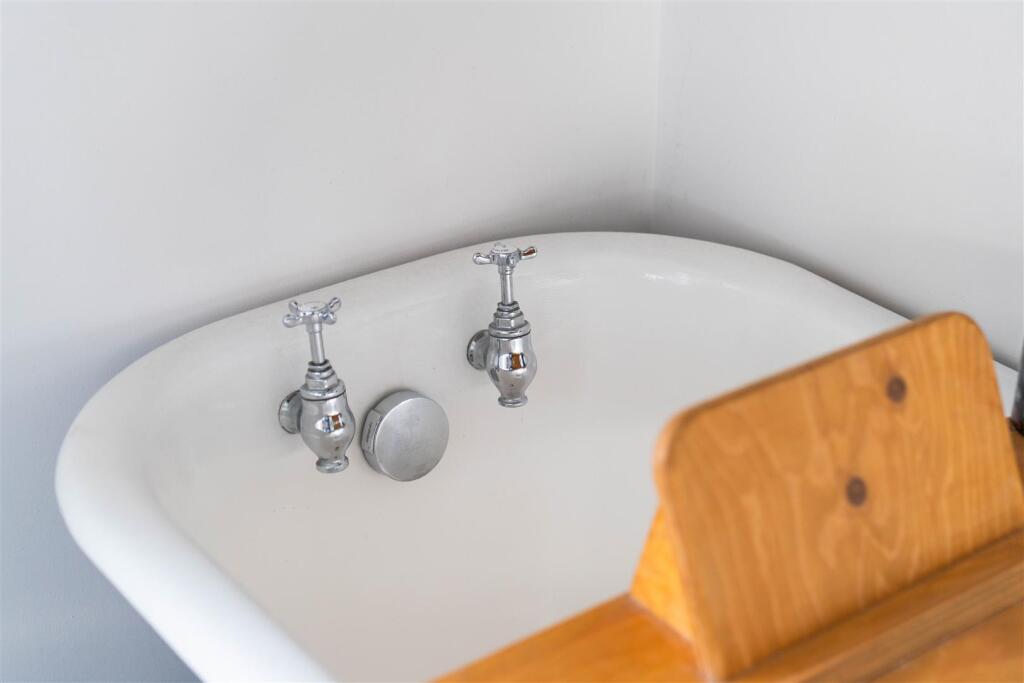 Bathroom-6.jpg
