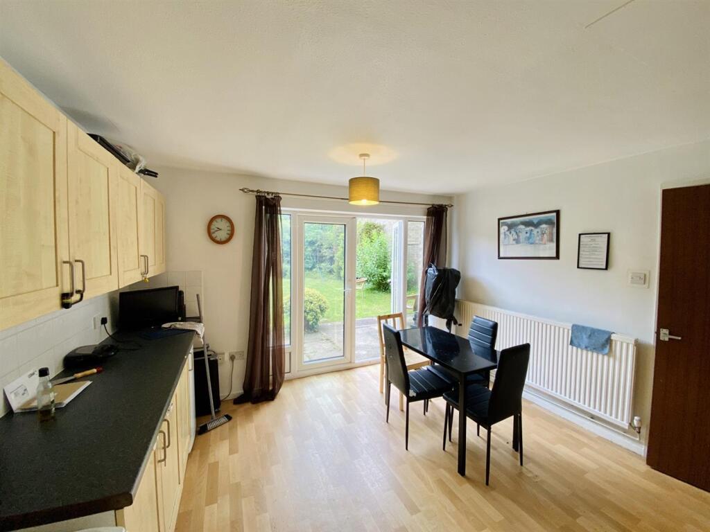 Kitchen 4.jpg