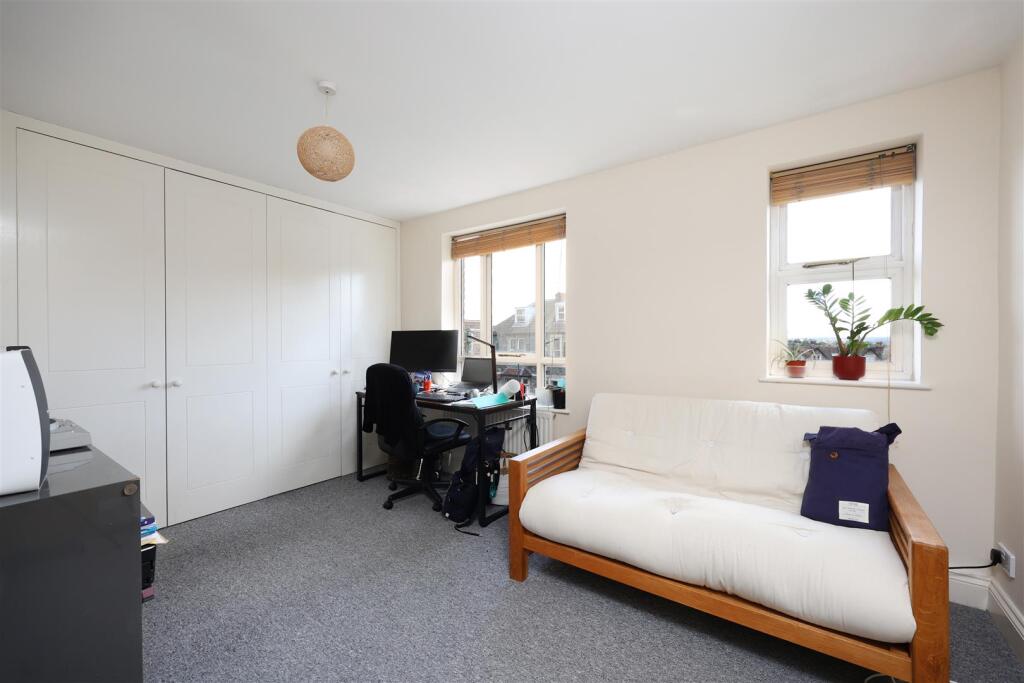 2 Worrall Place 9.JPG