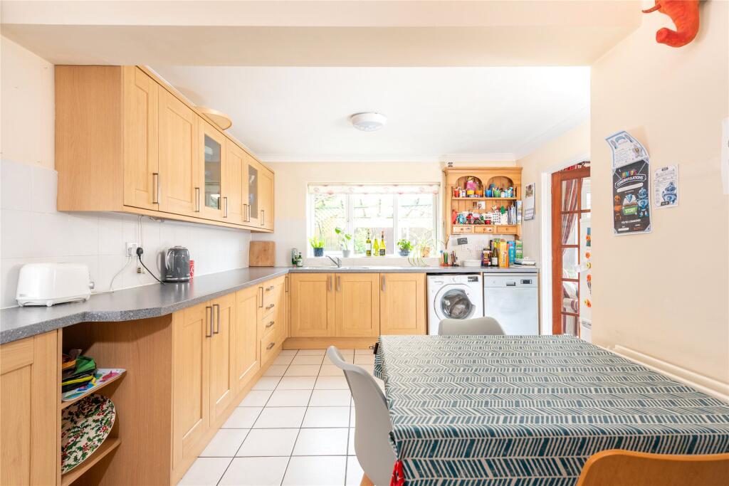 Kitchen/Breakfast Rm