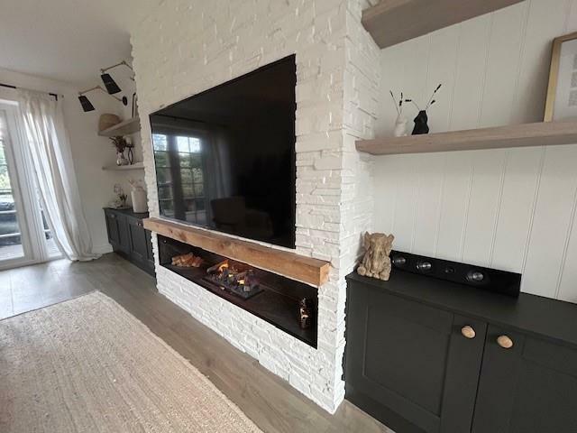1 Devonshire Road Fireplace 2.jpg