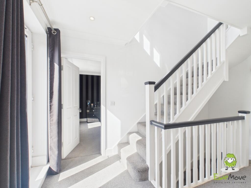 EweMove Estate Agents Basingstoke - Rockbourne Roa