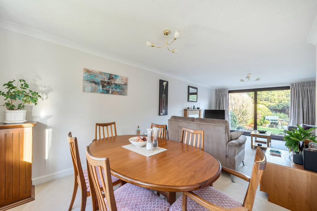 1395909-6-695e468...