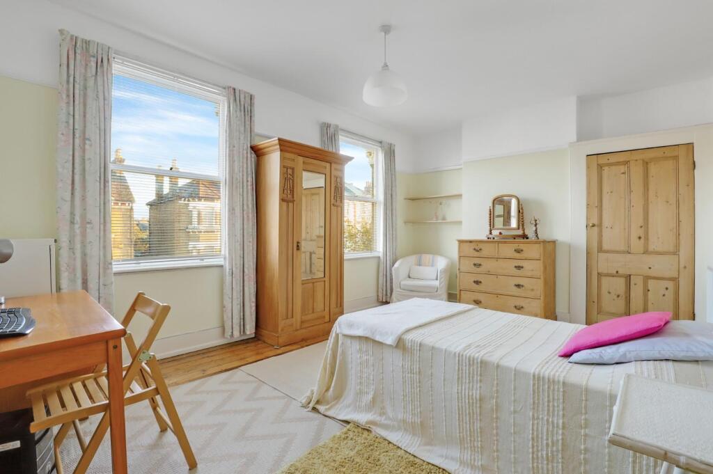 14-dab5JHPropWorld - 112 Friern Road - 22.jpg