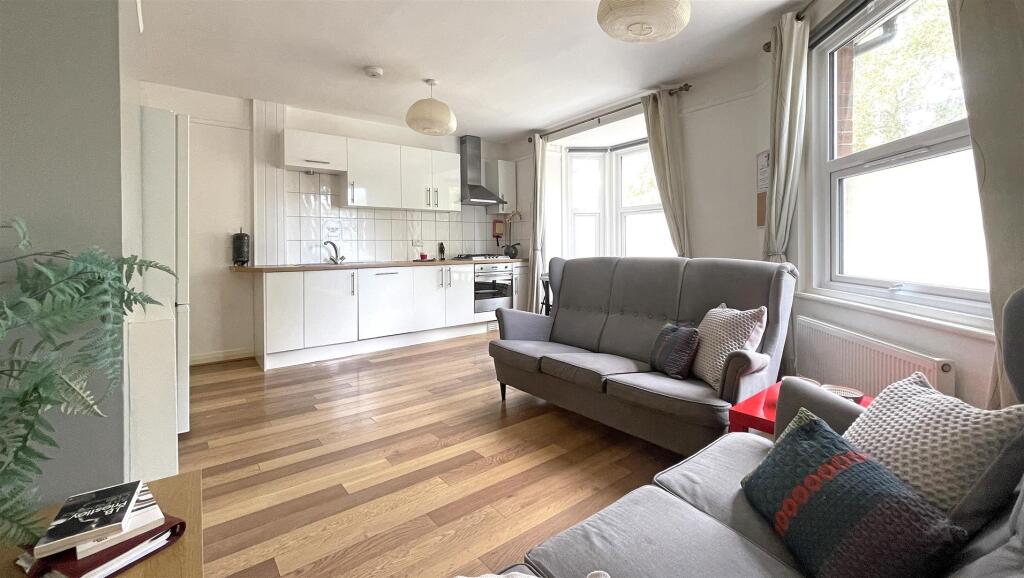 student-4-bed-flat-rental-cottage-grove-portsmouth