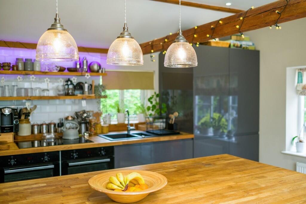 144px-Willow Cott...