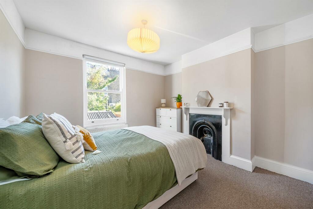 Bedroom 1.JPG