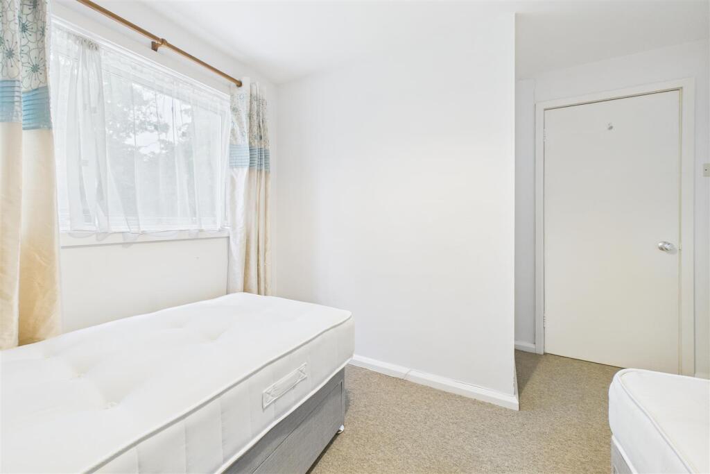 1A Shaplands, Stoke Bishop, Bristol BS9 1AY | A Fr