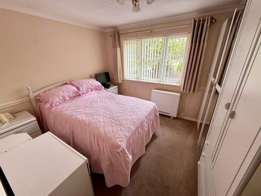 SR2 Bed1.jpg