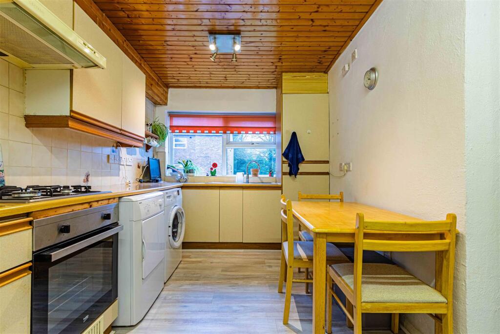 Kitchen Breakfast Room 1.jpg