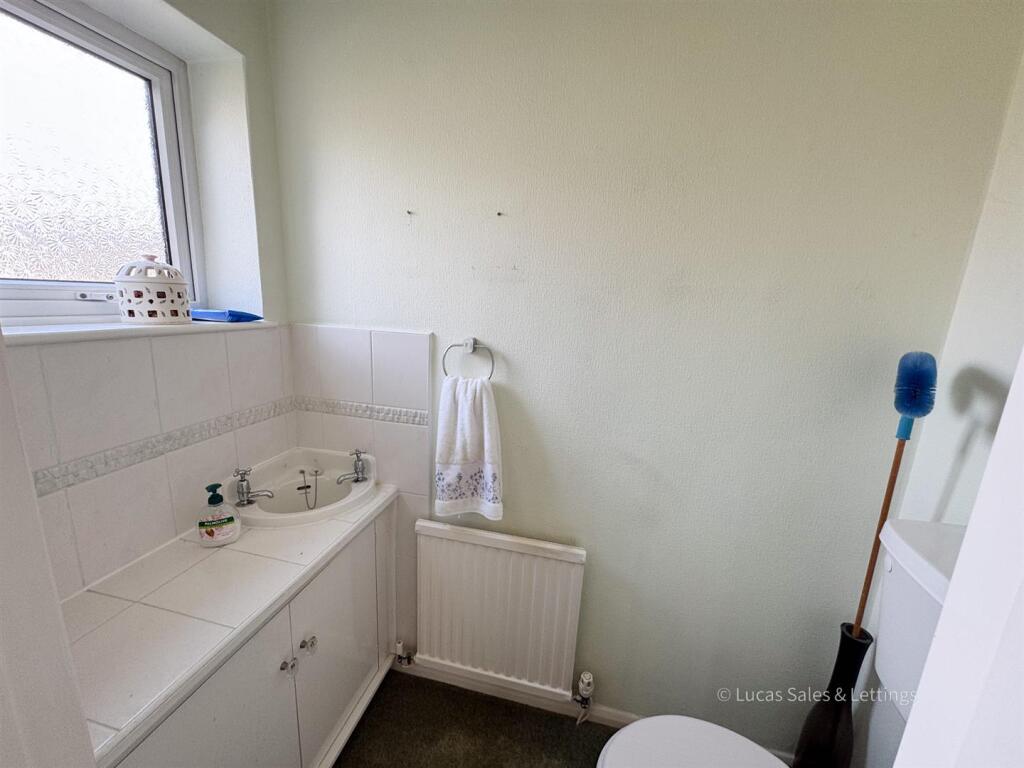 14 Westhill Cl Kettering-01.jpg