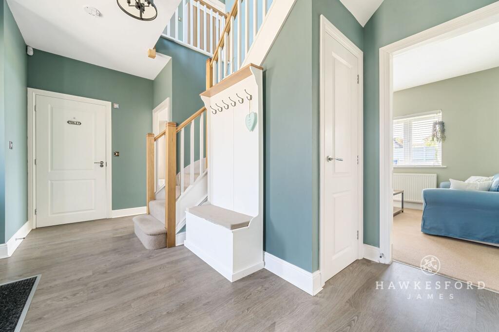 Kingsborough Drive, Eastchurch - Entrance hall