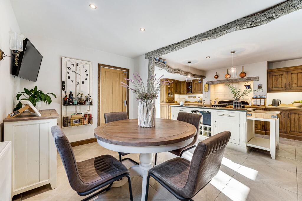 Kitchen/Dining