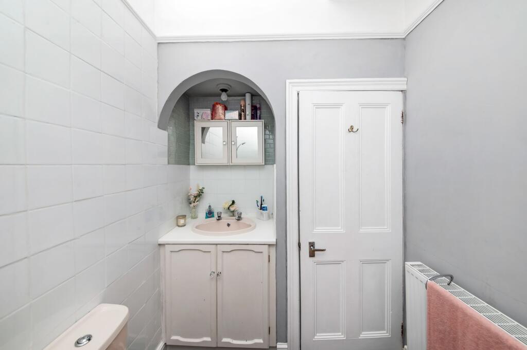 HOUSE BATHROOM