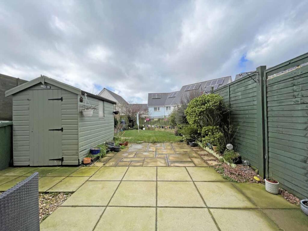 Yellowmead Road 40 Garden Front.jpg