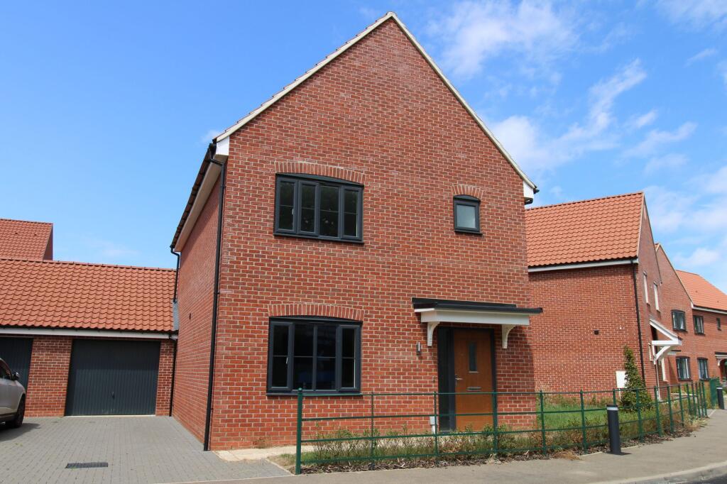 Link detached with garage and driveway parking