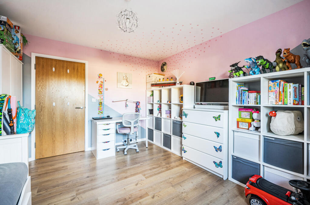 1381868-9-691b41c...