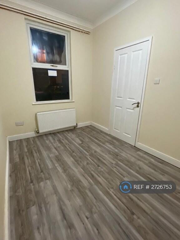Front Room / Bedroom 4