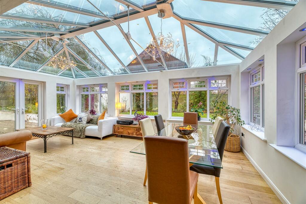 Conservatory/Dining