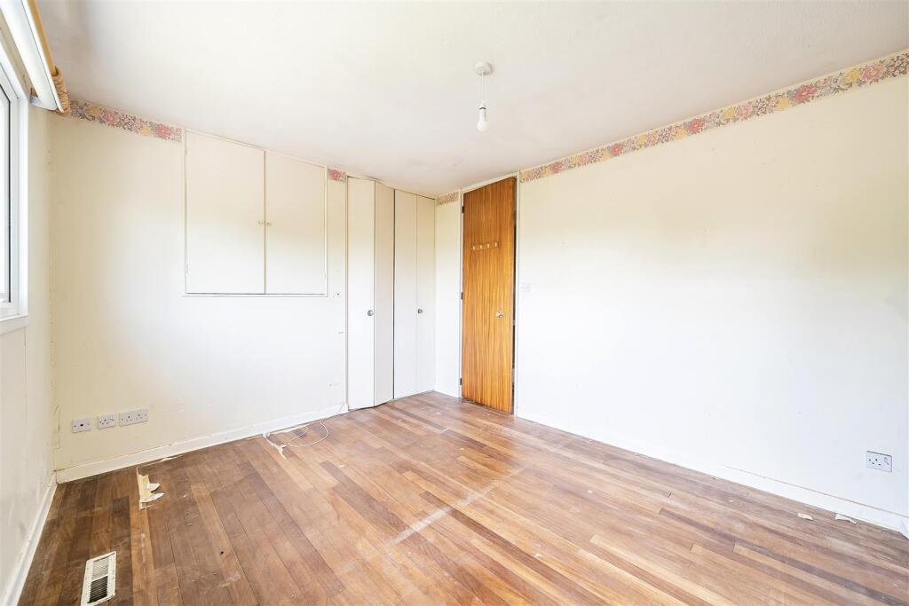 2 Pigeon Hill, Tiffield