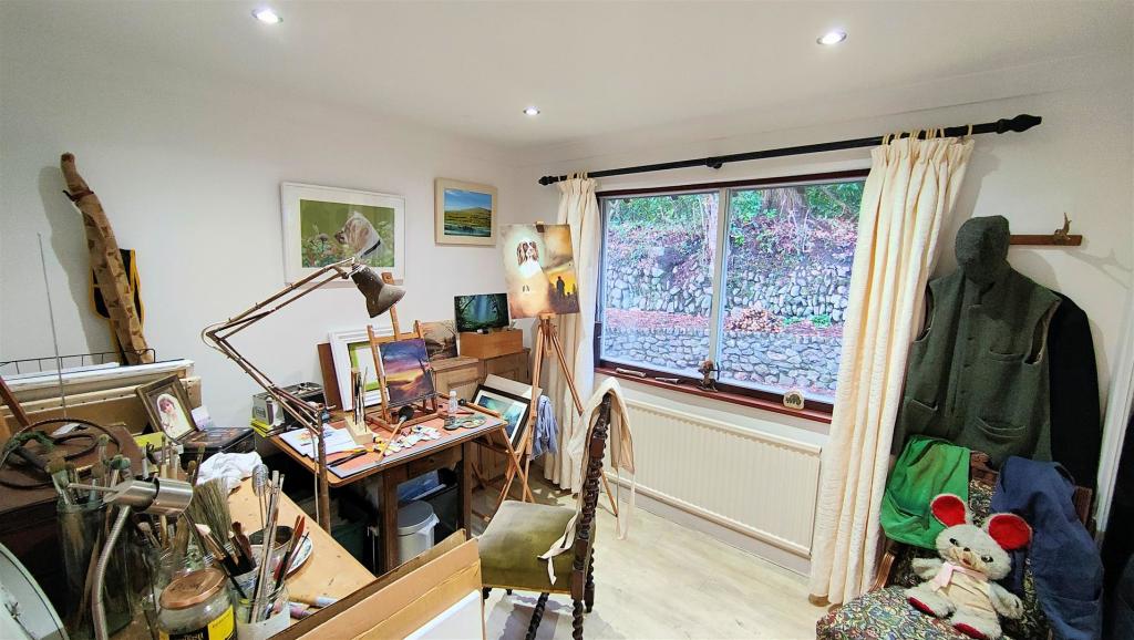 bedroom 3.jpg