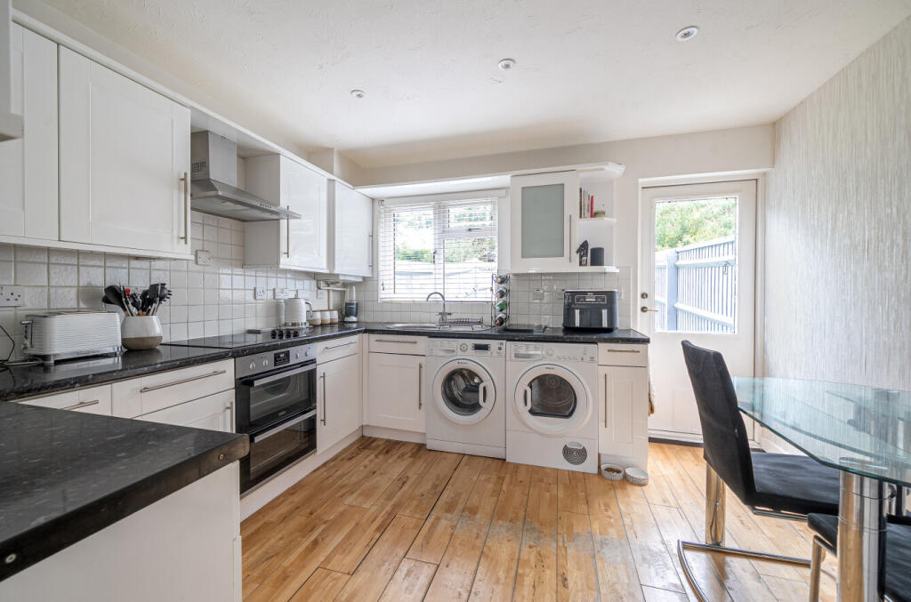 1334203-9-6894677...