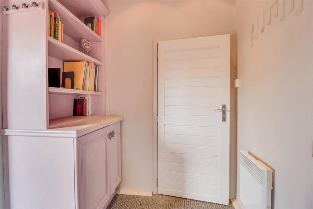 WESTHILL INSIDE-25.jpg