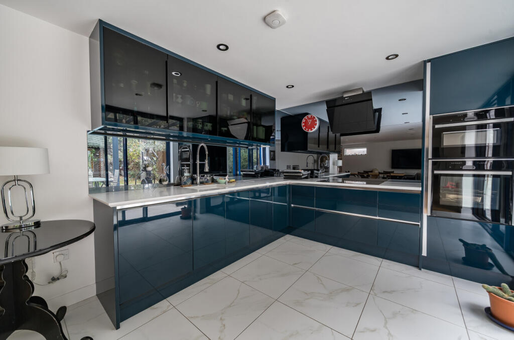 1369584-6-68f244c...