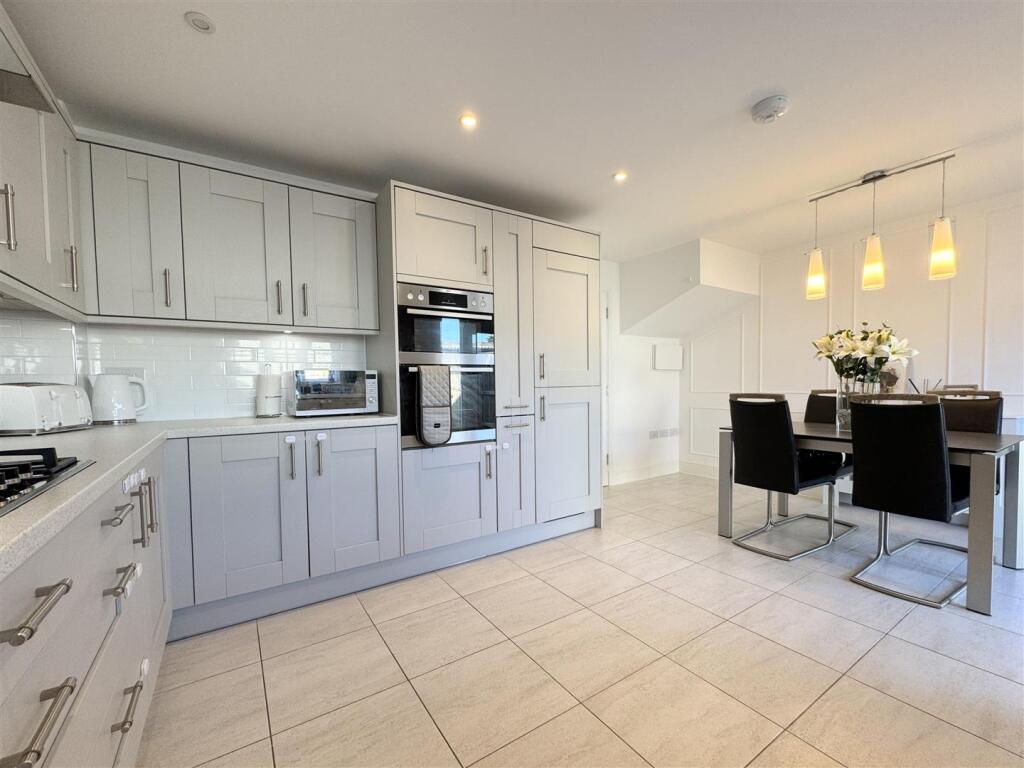 Kitchen Diner