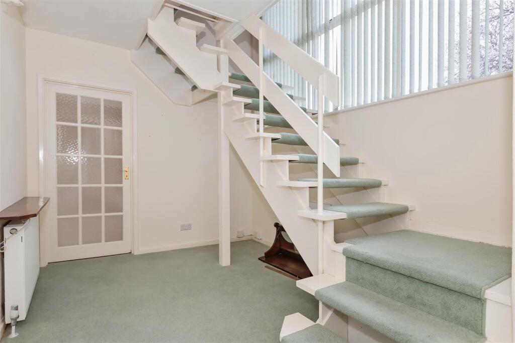 For Sale by Aspire Residential | Longlands Glade