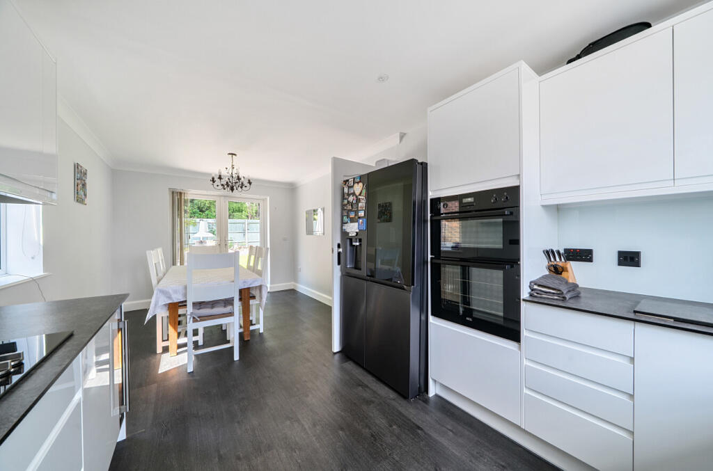 1272690-22-6836f8...