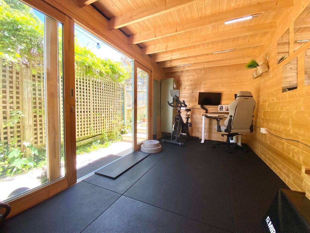 Cabin/Home Office