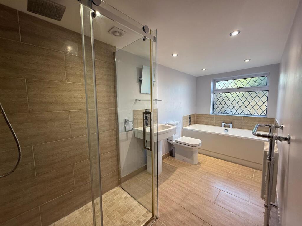 WhatsApp Image 2025-04-05 at 11.02.50 (4).jpeg