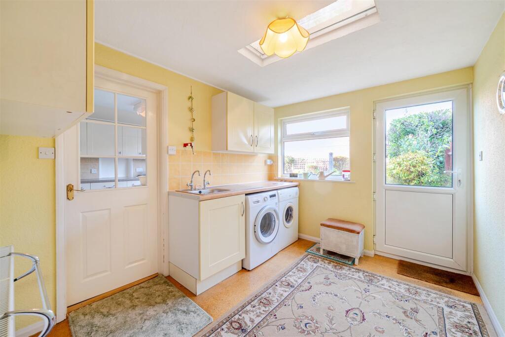 1 Bradden Way, Greens Norton (25).jpg