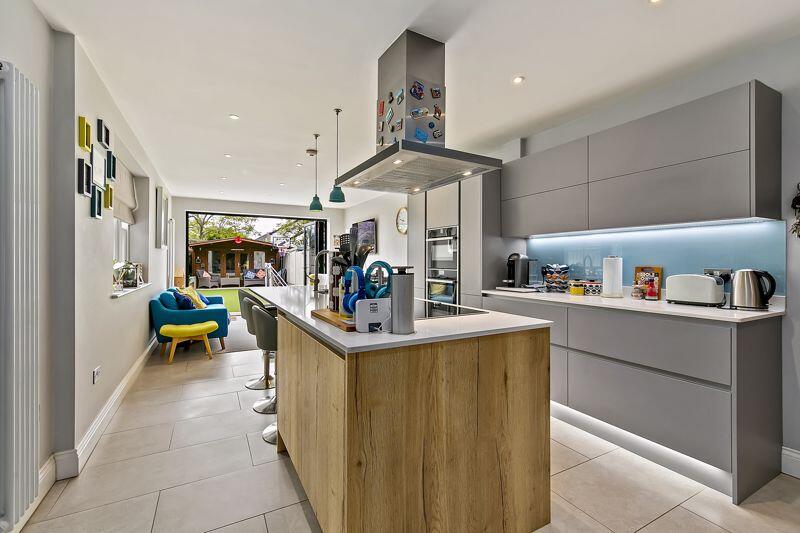 Kitchen / Dining Area