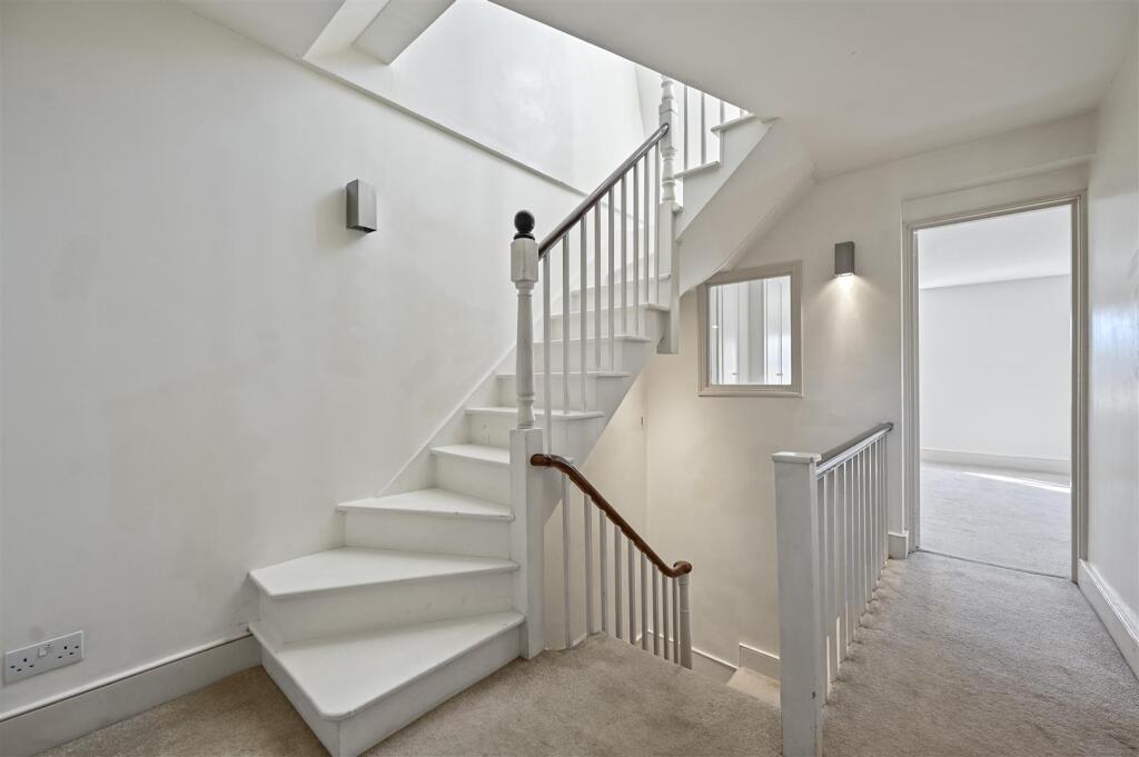 Faroe Road - Landing3 (1).JPG