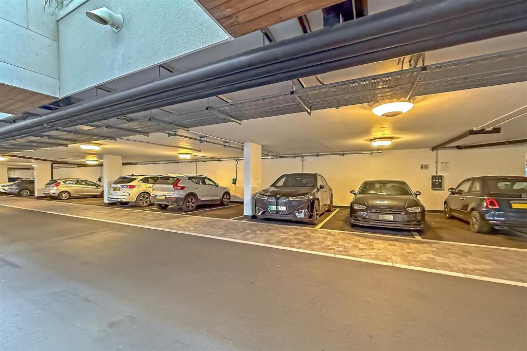 95GabrielSquare-82.jpg