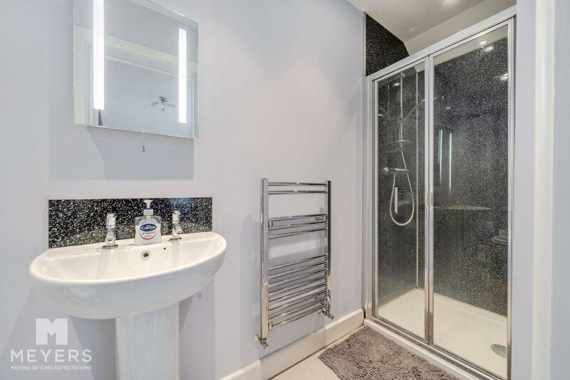 Ensuite