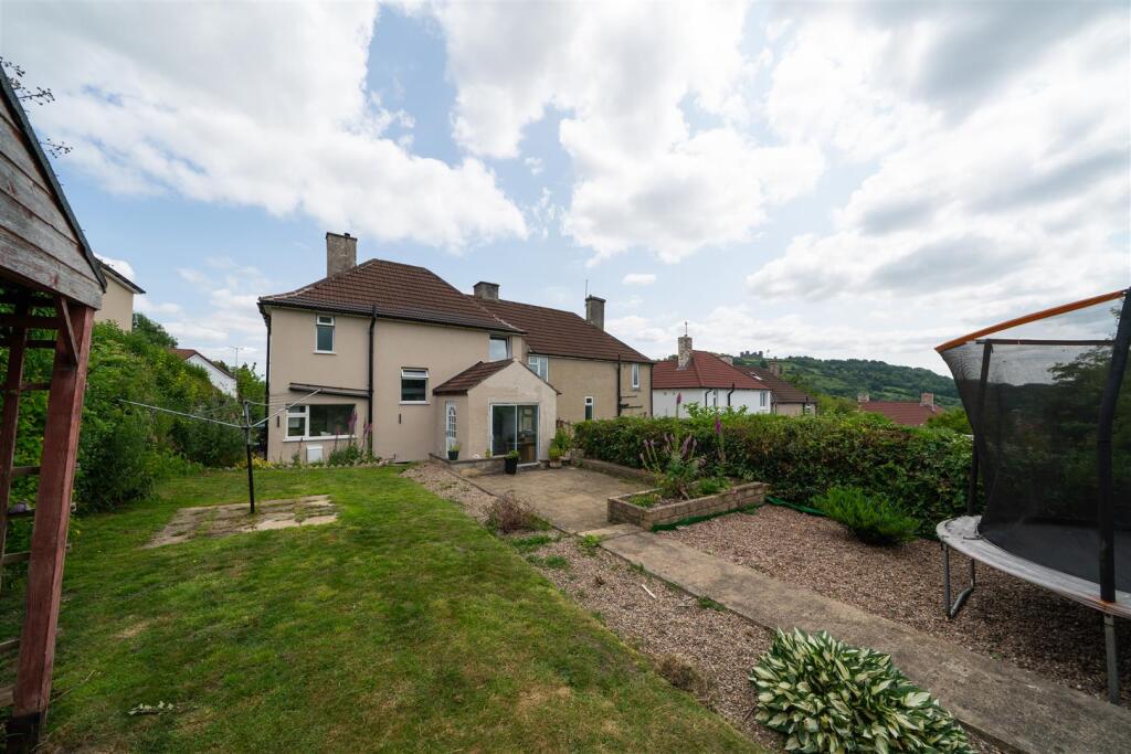 19 Lyneholmes Rise-104.jpg