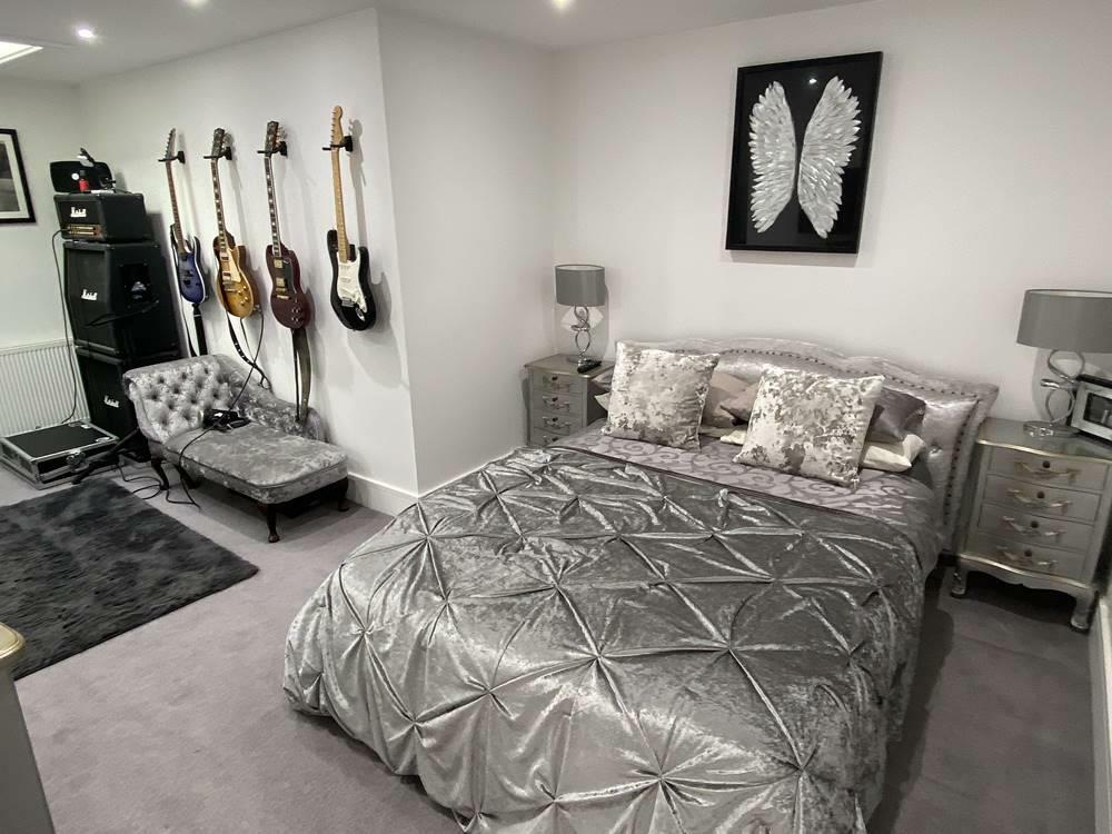 bed1.jpg