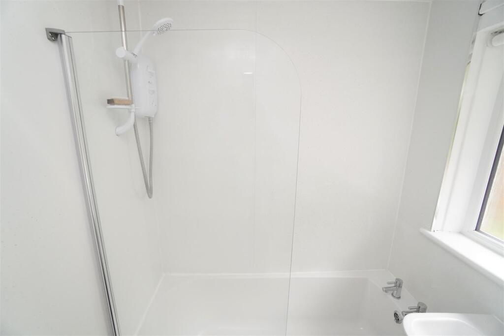 bathroom1.jpg