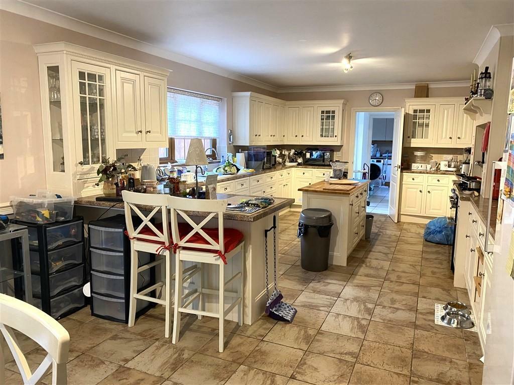 Kitchen / Breakfast Room