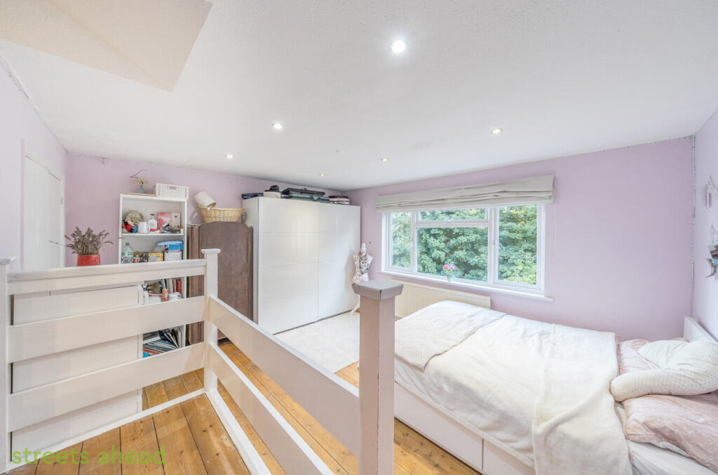 5b700e3d-e299-499...