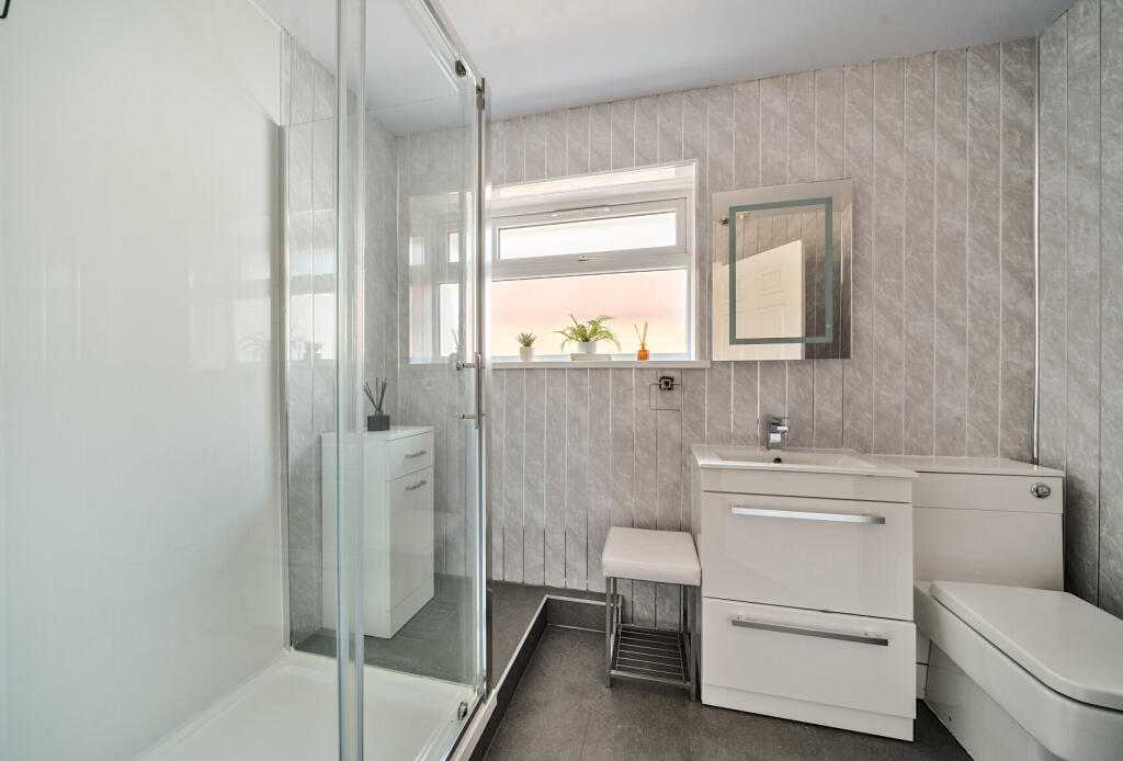 1305862-10-6846fb...