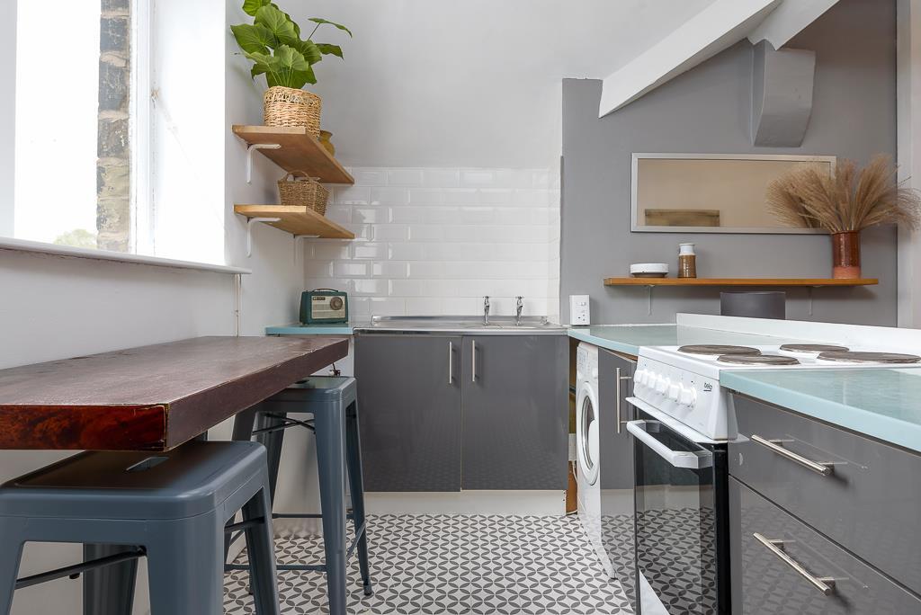 upstairs flat (6 of 7).jpg
